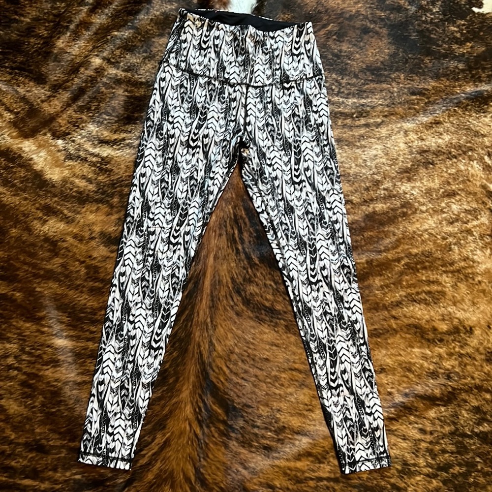 VSX, Victoria Secret Sport black and white feather print leggings.